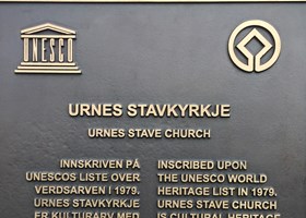 I 2019 ble det avduket en plakett ved Urnes stavkirke som markerer 40 år som verdensarv.